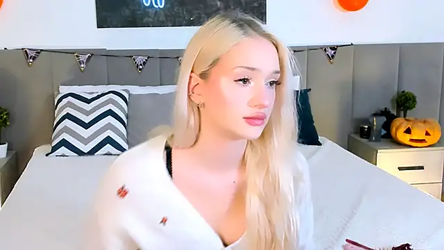 Snapshot of SugarWhisper chatting on October 2025 04:41:01 PM SugarWhisper online show from October 2025 04:41:01 PM