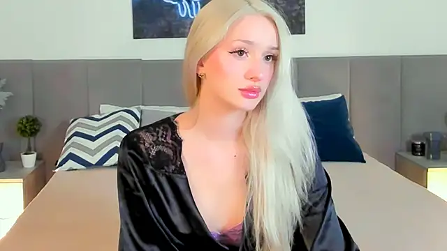 Snapshot of SugarWhisper chatting on November 2025 05:00:02 PM SugarWhisper online show from November 2025 05:00:02 PM