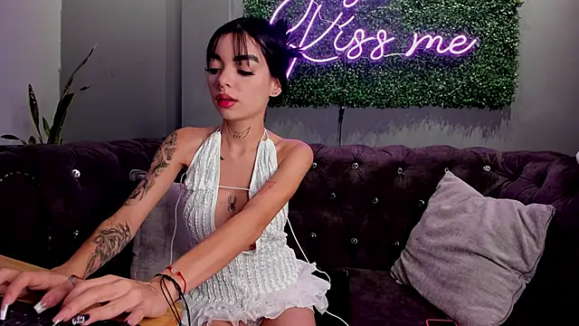 Snapshot of scarlettvelvet_ chatting on November 2025 01:42:02 PM scarlettvelvet online show from November 2025 01:42:02 PM