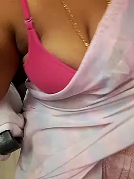 Snapshot of Tamil_Ammani chatting on October 2025 04:49:02 PM Tamil Ammani online show from October 2025 04:49:02 PM