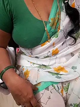 Snapshot of Tamil_Ammani chatting on October 2025 06:07:01 PM Tamil Ammani online show from October 2025 06:07:01 PM