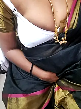 Snapshot of Tamil_Ammani chatting on October 2025 04:42:01 PM Tamil Ammani online show from October 2025 04:42:01 PM