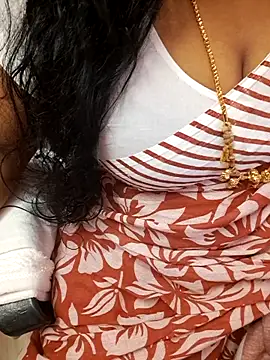 Snapshot of Tamil_Ammani chatting on November 2025 02:28:01 AM Tamil Ammani online show from November 2025 02:28:01 AM