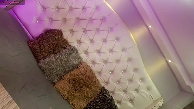 Snapshot of Miranda_Collins chatting on October 2025 03:56:02 AM Miranda Collins online show from October 2025 03:56:02 AM