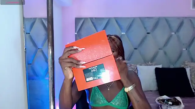 Snapshot of Miranda_Collins chatting on November 2025 10:54:01 AM Miranda Collins online show from November 2025 10:54:01 AM