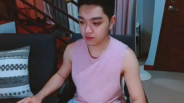 Snapshot of JayKarLo chatting on October 2025 03:25:01 PM JayKarLo online show from October 2025 03:25:01 PM