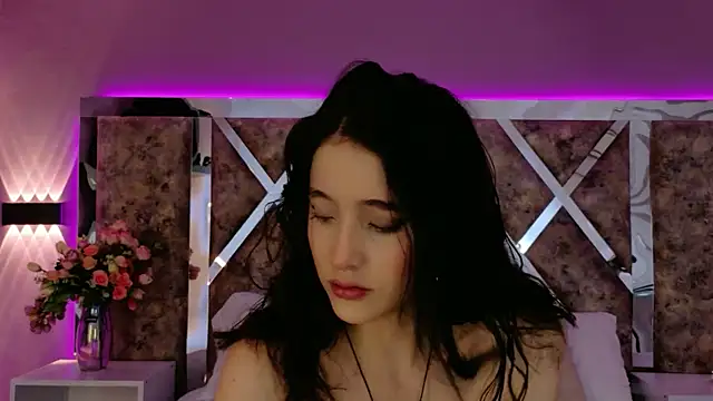 MeganR  online show from November 2025 11:10:02 AM