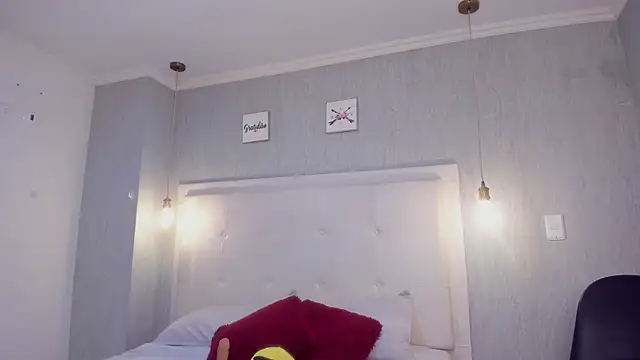 Snapshot of is_a_bell chatting on December 2025 01:42:01 PM is a bell online show from December 2025 01:42:01 PM