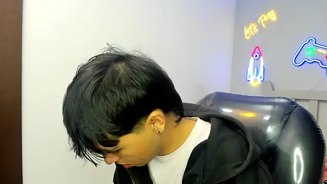 Snapshot of StiwenTwink chatting on October 2025 01:42:02 PM StiwenTwink online show from October 2025 01:42:02 PM