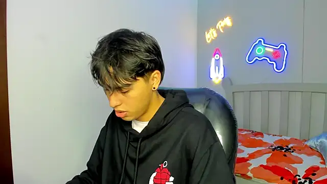 Snapshot of StiwenTwink chatting on October 2025 02:17:02 PM StiwenTwink online show from October 2025 02:17:02 PM