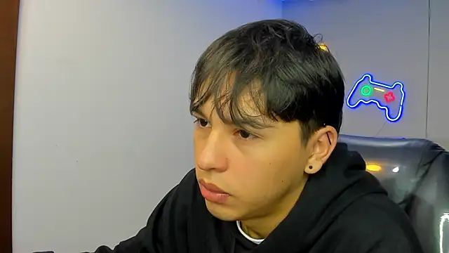 Snapshot of StiwenTwink chatting on October 2025 02:32:02 PM StiwenTwink online show from October 2025 02:32:02 PM