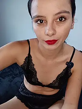 Snapshot of SaraMistick chatting on November 2025 12:27:01 PM SaraMistick online show from November 2025 12:27:01 PM