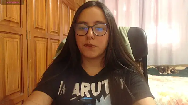 Snapshot of Venus_cat_ chatting on December 2025 08:36:02 PM Venus cat online show from December 2025 08:36:02 PM