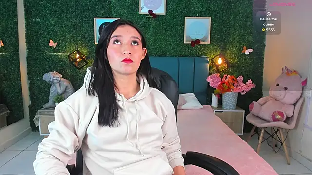 Rubyvixxen  online show from October 2025 03:18:01 AM