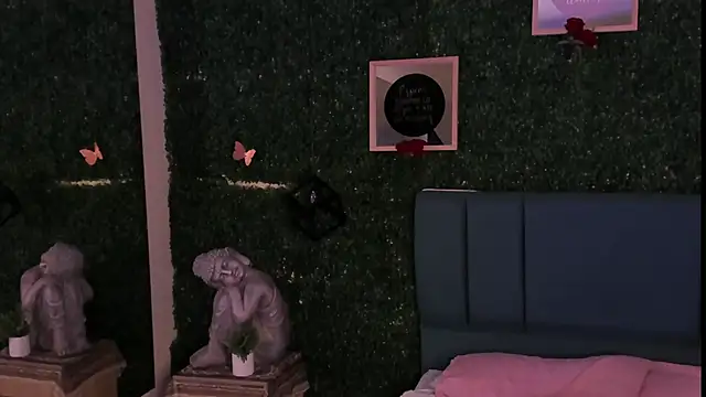 Rubyvixxen  online show from November 2025 03:28:01 AM