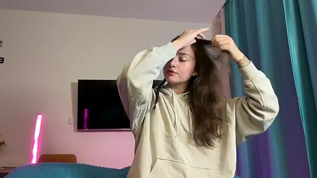 Snapshot of erikaa_miuu chatting on October 2025 05:24:02 PM erikaa miuu online show from October 2025 05:24:02 PM