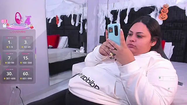 MayaCurvy online show from October 2025 04:35:02 AM