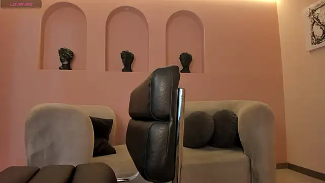 Snapshot of EmilyJohnsonX1 chatting on October 2025 03:25:01 AM EmilyJohnsonX1 online show from October 2025 03:25:01 AM