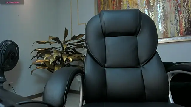 Snapshot of EmilyJohnsonX1 chatting on November 2025 03:48:01 AM EmilyJohnsonX1 online show from November 2025 03:48:01 AM