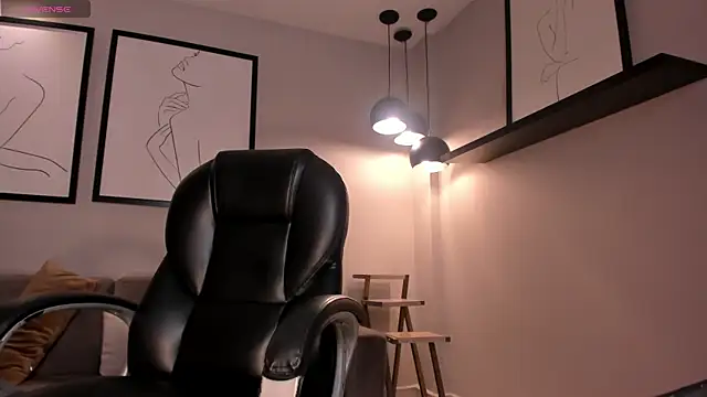 Snapshot of EmilyJohnsonX1 chatting on November 2025 03:01:02 AM EmilyJohnsonX1 online show from November 2025 03:01:02 AM