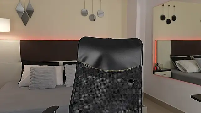 DanteeStone online show from October 2025 08:27:02 PM