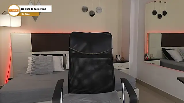 DanteeStone online show from October 2025 08:33:01 PM