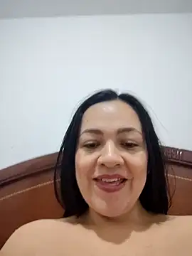 LindaSalo33 online show from October 2025 05:39:01 AM