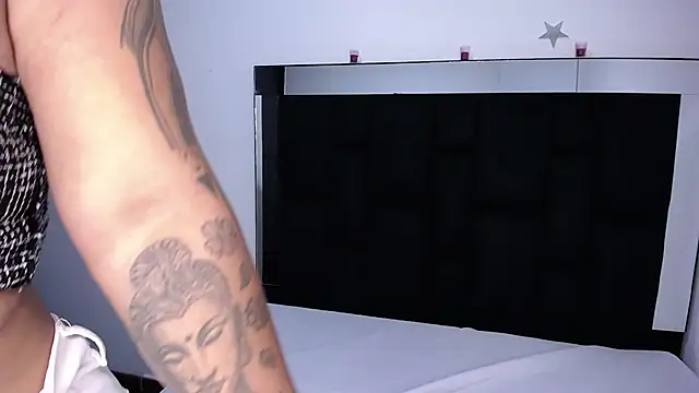 Snapshot of CataleyaMoonroe chatting on October 2025 04:15:02 PM CataleyaMoonroe online show from October 2025 04:15:02 PM