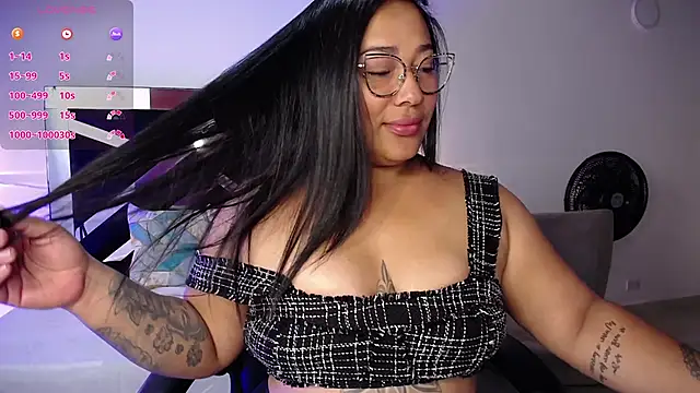 Snapshot of CataleyaMoonroe chatting on October 2025 04:57:01 PM CataleyaMoonroe online show from October 2025 04:57:01 PM