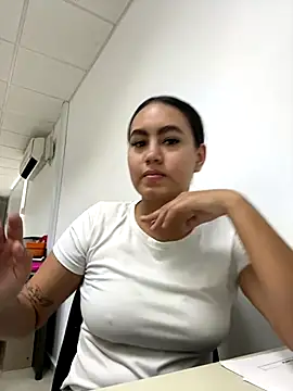 Sofi kim  online show from October 2025 05:48:02 PM