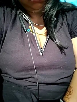 Snapshot of Angel_queen1 chatting on October 2025 01:41:02 AM Angel queen1 online show from October 2025 01:41:02 AM