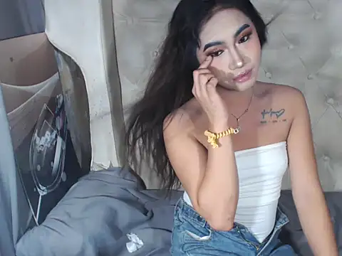 Snapshot of FLAMARAxxx chatting on October 2025 08:33:02 AM FLAMARAxxx online show from October 2025 08:33:02 AM