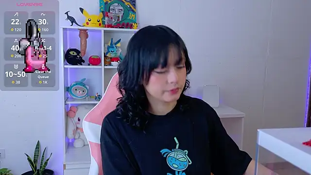 Sallie Doll online show from October 2025 03:54:01 PM