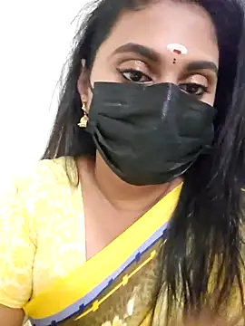 Snapshot of Dheronika_sweetie chatting on October 2025 05:32:01 PM Dheronika sweetie online show from October 2025 05:32:01 PM