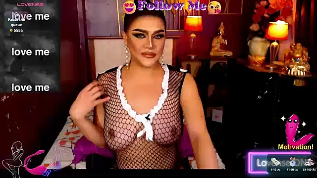 Snapshot of BombshellMARIA chatting on October 2025 12:13:02 PM BombshellMARIA online show from October 2025 12:13:02 PM