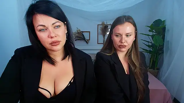 Li0ra online show from October 2025 08:34:02 AM