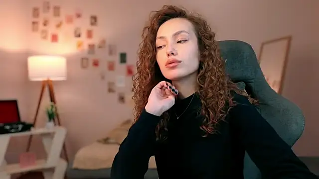 Snapshot of branchwithflowerss chatting on October 2025 01:41:02 PM branchwithflowerss online show from October 2025 01:41:02 PM