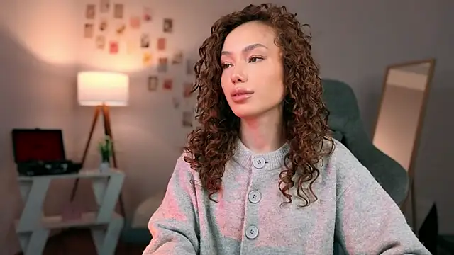 Snapshot of branchwithflowerss chatting on October 2025 11:55:01 AM branchwithflowerss online show from October 2025 11:55:01 AM