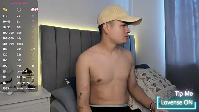 Snapshot of JARETHH chatting on October 2025 01:40:02 PM JARETHH online show from October 2025 01:40:02 PM