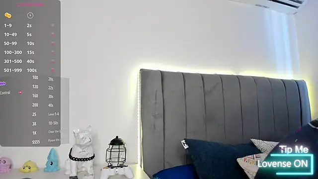 Snapshot of JARETHH chatting on November 2025 01:44:01 PM JARETHH online show from November 2025 01:44:01 PM