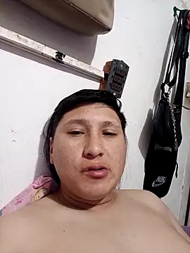 Snapshot of Chyynoxxx chatting on October 2025 03:29:01 PM Chyynoxxx online show from October 2025 03:29:01 PM