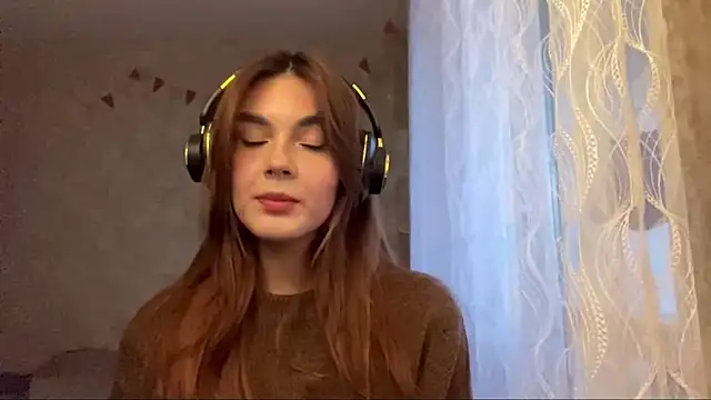 TeresitaLish online show from October 2025 03:31:02 PM