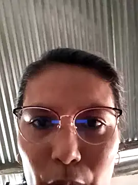 Snapshot of Linis_19 chatting on October 2025 03:41:01 PM Linis 19 online show from October 2025 03:41:01 PM