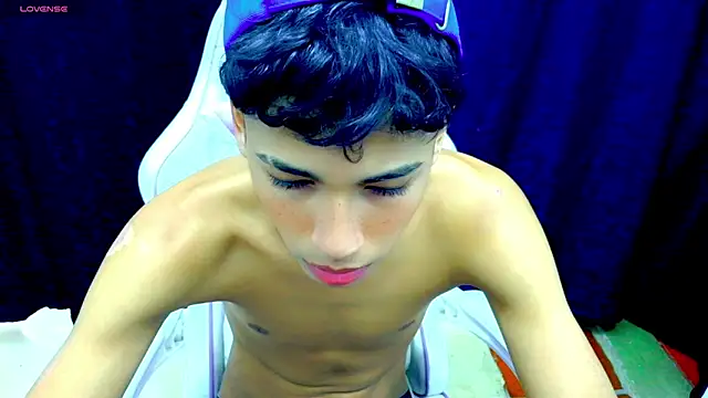 Snapshot of Im_david02 chatting on November 2025 01:10:02 PM Im david02 online show from November 2025 01:10:02 PM