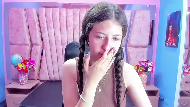 Snapshot of sarah_sweett_ chatting on October 2025 02:18:02 PM sarah sweett online show from October 2025 02:18:02 PM