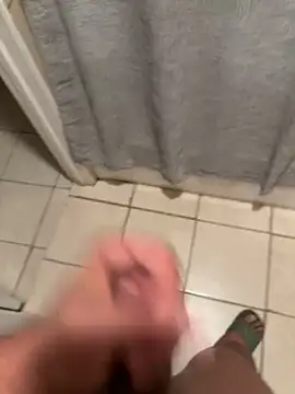 Snapshot of familia0210 chatting on November 2025 11:52:01 PM familia0210 online show from November 2025 11:52:01 PM