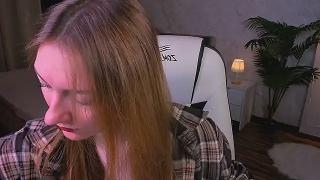 Snapshot of AngelAnabelle chatting on October 2025 09:05:02 PM AngelAnabelle online show from October 2025 09:05:02 PM