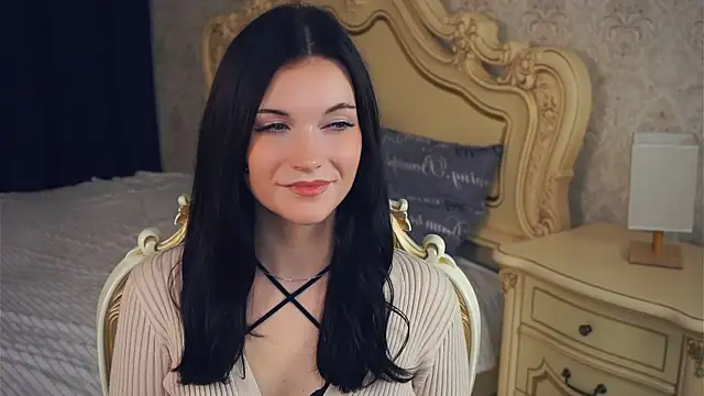 Snapshot of BettieBourque chatting on October 2025 05:43:01 PM BettieBourque online show from October 2025 05:43:01 PM