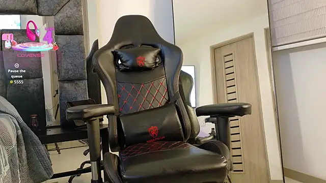 johnjaguar1  online show from October 2025 01:03:02 AM