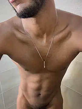 johnjaguar1  online show from October 2025 11:58:01 PM